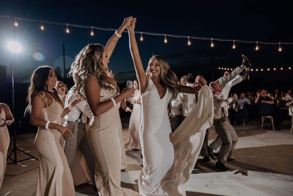 wedding party dancing
